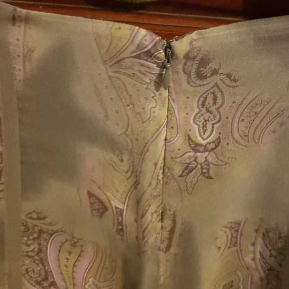 Green and pink flowing skirt - Picture 4 of 4